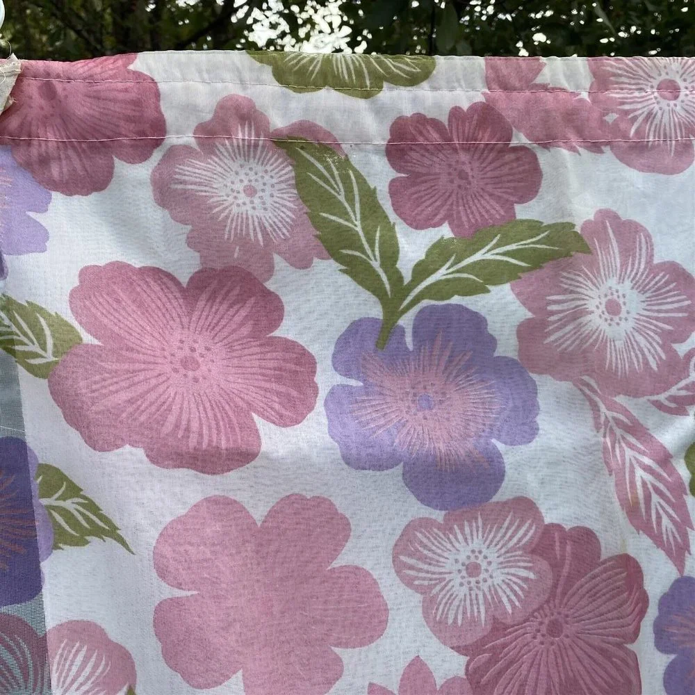 Unbranded mod floral